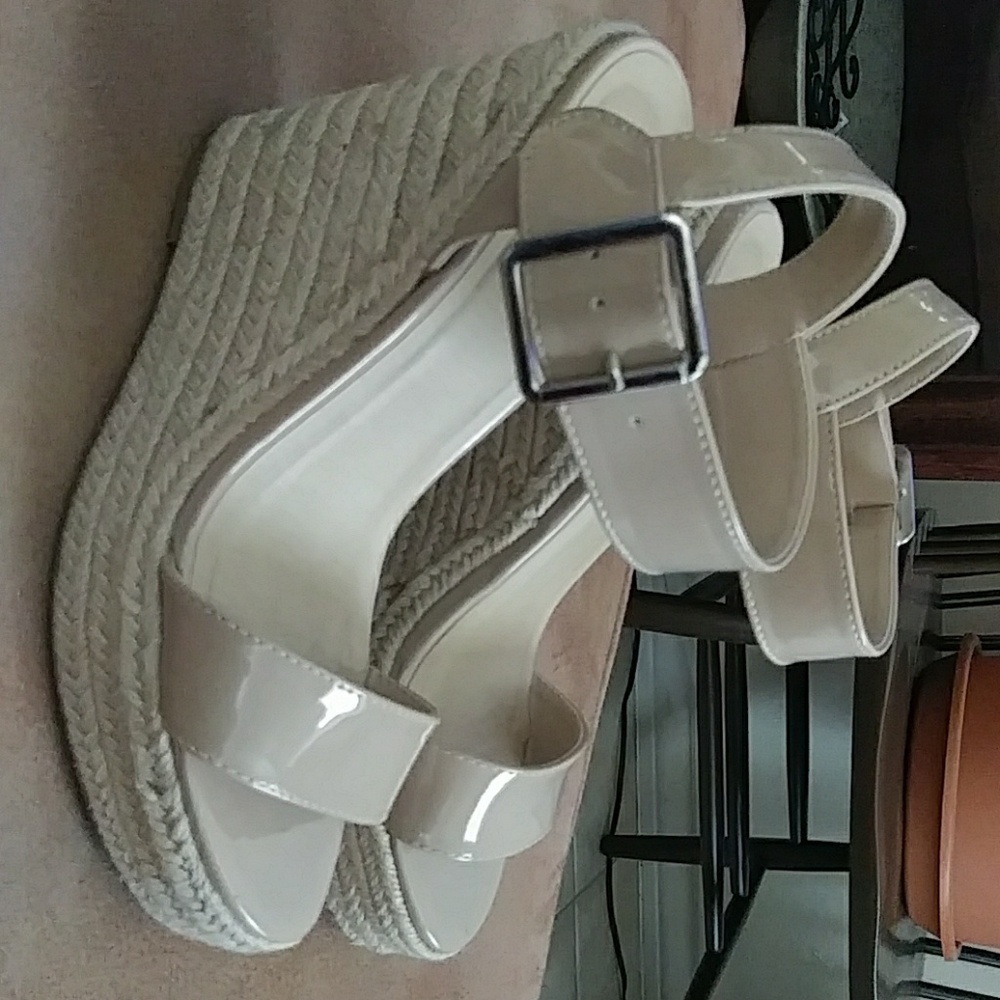 Nude colored heels - Picture 2 of 4